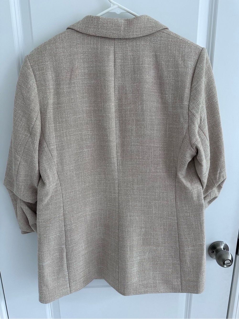 H&M Beige Blazer Women’s Medium Light Tan Relaxed Fit Ruched Sleeve Work Jacket - Picture 2 of 3